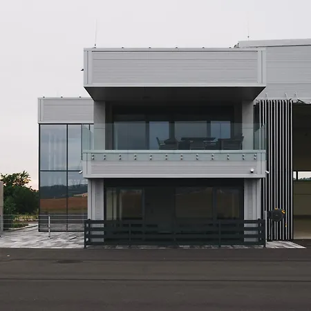 Hangar Apartment Strakonice