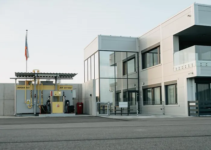 Apartment Hangar *